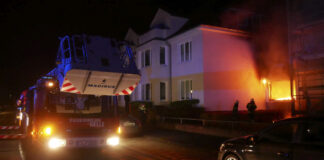 Celle: Zimmerbrand in voller Ausdehnung