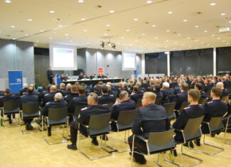 Regionsfeuerwehr Hannover blickt auf ereignisreiches Jahr zurück: Große Dienstbesprechung 2024 Große Dienstbesprechung im Haus der Region