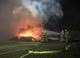 Gebäudebrand in Meitze erfordert Einsatz mehrerer Ortsfeuerwehren Feuerwehreinsatz - Meitze