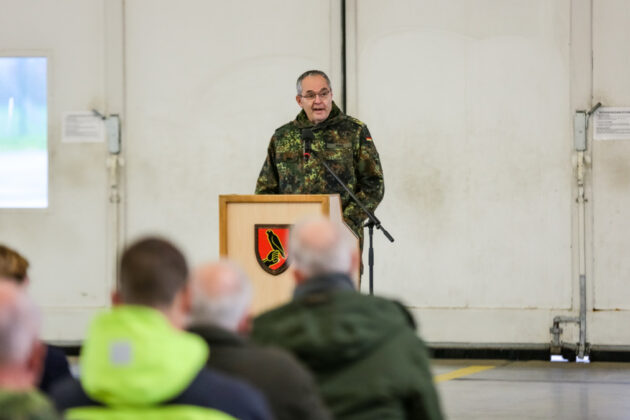 Inspekteur des Heeres, Generalleutnant Alfons Mais.