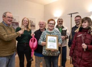 Quartiersgarten Wiesenau mit Auszeichnung für naturnahe Gestaltung prämiert Quartiersgärtner und -Gärtnerinnen