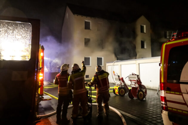 Wohnungsbrand in Langenhagen-Wiesenau: Feuerwehr rettet mehrere Personen