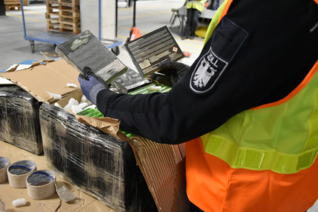 Zoll Hannover stoppt tonnenweise illegale Pyrotechnik