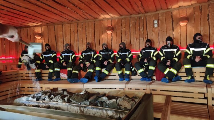 Feuerwehrausbildung in der Sauna