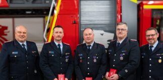 Höhepunkt des Abends war die Verleihung des Deutschen Feuerwehr-Ehrenkreuzes in Silber