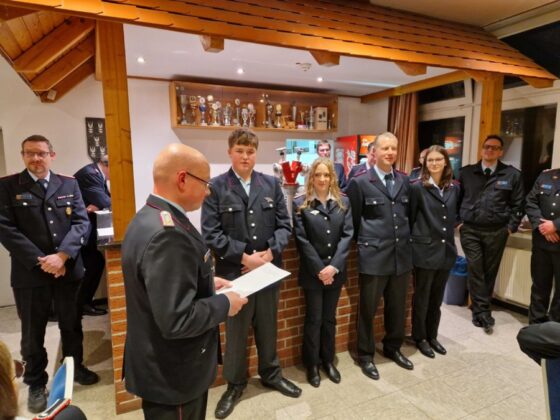 Beförderungen/Ehrungen bei der Ortsfeuerwehr Kaltenweide