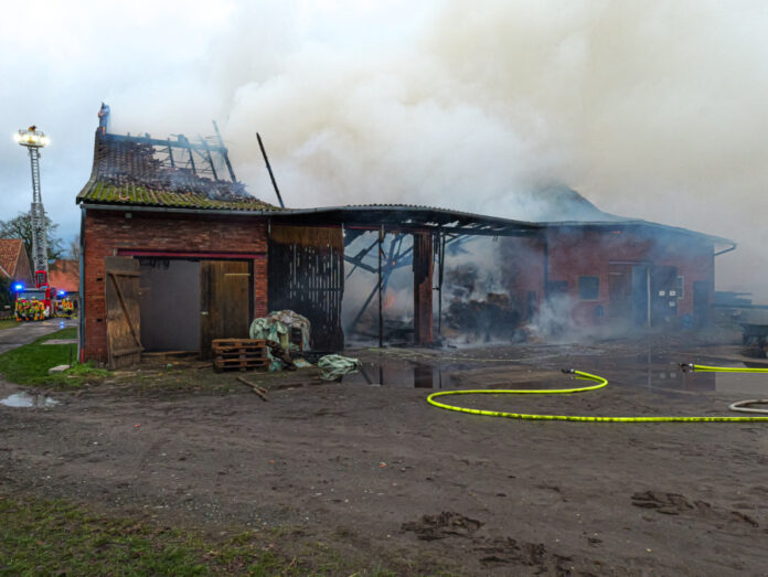 Scheune in Thönse in Vollbrand