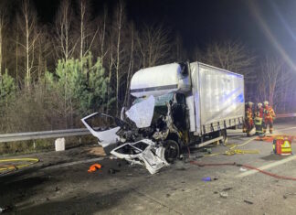 Schwerer Auffahrunfall auf der A7 – Drei Personen schwer verletzt Schwerer Auffahrunfall auf der A7