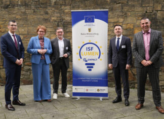 Internationales Bündnis gegen Geldautomatensprenger – Konferenz setzt starkes Signal Zufrieden mit den sehr guten Ergebnissen des Projektes ISF LUMEN: v.l. Friedo de Vries (Präsident LKA Niedersachsen), Innenministerin Daniela Behrens, Michael Maßmann (Präsident der PD Osnabrück), Jochen Katzmann (Vizepräsident des LKA Baden Württemberg und Arne Hermann (Projektleiter ISF LUMEN).