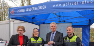 Mehr als 9.500 neue Smartphones mit speziellen Apps sollen den Arbeitsalltag der Polizei in NIedersachsen erleichtern.