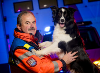 Johanniter Lutz Fricke mit Bundesverdienstkreuz geehrt Lutz Fricke mit Rettuungshund