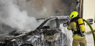 7 PKW in Vollbrand