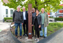 Feierliche Enthüllung der Stele für Christa Leske