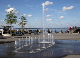 Natur erleben, Vielfalt feiern: Naturpark-Fest am 24. Mai in Steinhude Wasserspiel auf dem Steinhuder Strandterrassenvorplatz.