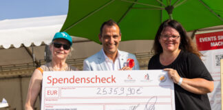 Anja Schmidt (Adservior, links), Sascha Boubrik (Präsident vom Golf-Club Burgwedel) und Bianca Oldendorf (Adservior).