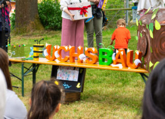 Kita FuchsBau feiert Jubiläum, Naturprojekt und Namensänderung Kita Isernhagen F.B. wird Kita FuchsBau.