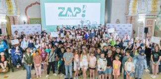 Gruppenbild-aller-Gewinnerklassen-und-Lerngruppen.