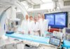 Begeistert von der neuen Technik: MHH-Vizepräsident Professor Dr. Frank Lammert, Dr. Dominik Berliner, Professor Dr. Johann Bauersachs, Michael Raasch, Bereichsleiter Infrastruktur, und Dr. Tobias König.