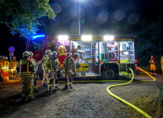 Laubengroßbrand in Lehrte: Explosionen erschüttern Kleingartensiedlung Laubengroßbrand in Lehrte