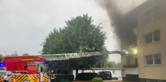 Feuerwehreinsatz bei Wohnungsbrand in Berenbostel.
