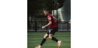 Maik Nawrocki im neuen Trikot von Hannover 96.