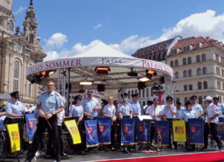 Blasorchester aus Hannover spielt beim Palais Sommer in Dresden Blasorchester des Feuerwehrverbands Region Hannover e.V.