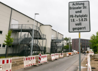 Straßenbau Brüsseler Straße in Langenhagen kurz vor Abschluss Baustelle (Brüsseler Straße in Langenhagen)