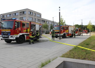 Brand in Büroraum der Universität Hannover – rund 60 Feuerwehrkräfte im Einsatz Feuer in Büroraum der Universität