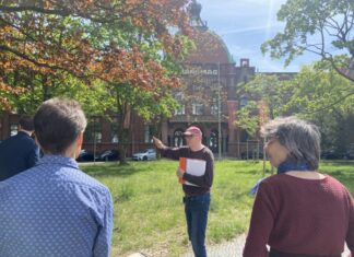 2025: Veranstaltungen mit Stattreisen Hannover im August Stadtführer Wolfgang Schiemann auf dem Hanomag-Gelände