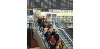 26 neue Auszubildende starten am Hannover Airport durch.