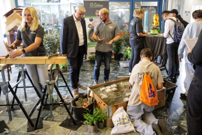 Berufsfindungsmarkt Berufsfindungsmarkt in Langenhagen