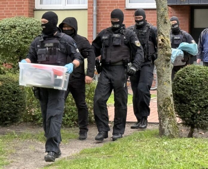 Großeinsatz: Bundesweite Einsatzmaßnahmen zur Bekämpfung der organsierten Schleusungskriminalität durchgeführt.