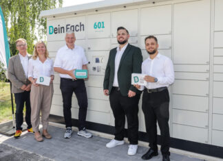 Langenhagen startet mit erstem anbieteroffenen Paketautomaten in der Region Hannover (vo.li.) Carsten Vullriede Jessica Porada, Mirko Heuer, Timur Jäger, Julius Mohrmann.