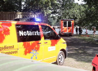 Großeinsatz von Feuerwehr und DLRG am Silbersee: Vermisster Badegast wohlbehalten gefunden Wasserrettung / Silbersee