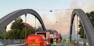 Großbrand in Misburg / Sporthalle in Flammen