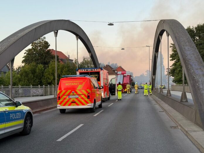 Großbrand in Misburg / Sporthalle in Flammen