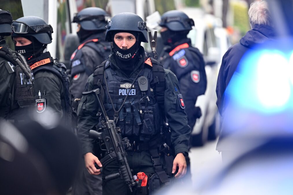 zwei amoklagen an schulen in hannover lösen großeinsatz aus.