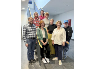 Neun neue Ehrenamtliche verstärken Johanniter-Hospizdienst Die Kursabsolventinnen mit Johanniter-Pastor Sebastian Müller (li.) und den Kursleitenden.