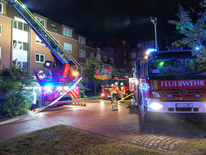 Großeinsatz bei Wohnungsbrand in der Tempelhofer Straße