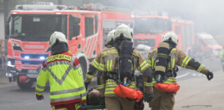 Einsatzübung der Regionsfeuerwehrbereitschaft 5 der Region Hannover am Flughafen Hannover