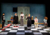 theater für niedersachsen: „Der zerbrochne Krug“, im Bild: Manuel Klein (Walter, Gerichtsrat), Linda Riebau (Magd Grete), Martin Schwartengräber (Adam, Dorfrichter), Paul Hofmann (Licht, Schreiber), Simone Mende (Frau Marthe Rull), Lene Jäger (Eve, ihre Tochter), Daniele Veterale (Ruprecht, sein Sohn).