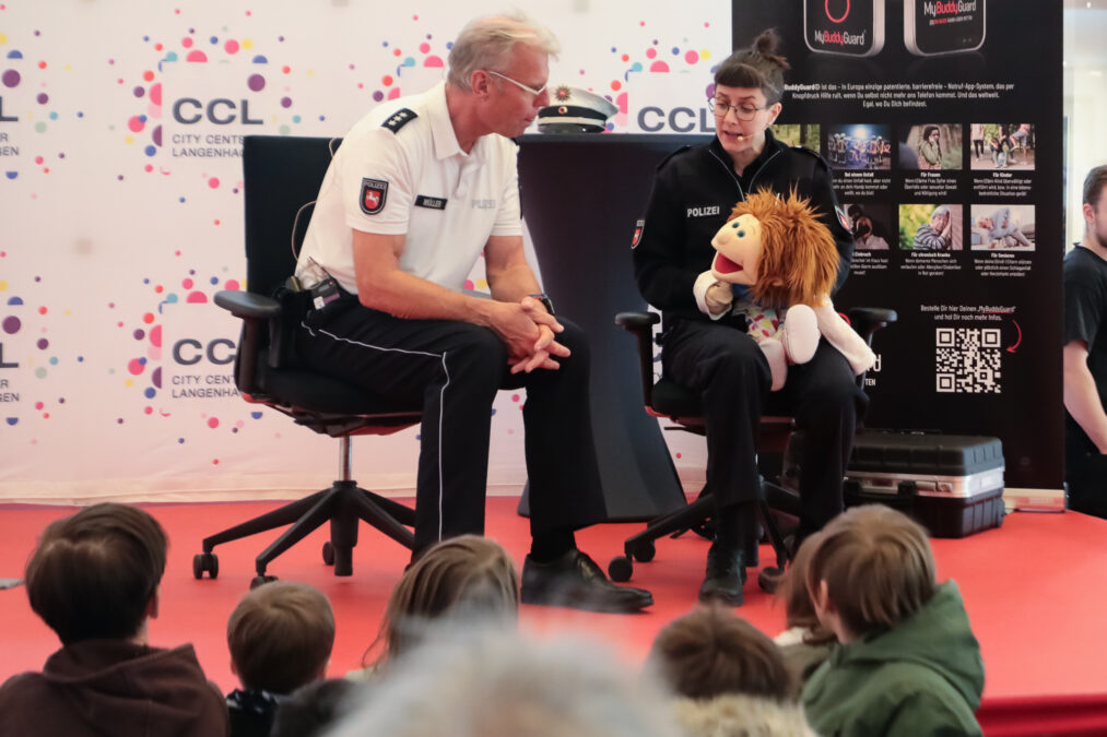 tag der sicherheit 2025 im ccl: ein tag voller information, prävention und prominenter gäste puppenbühne der polizei beim "tag der sicherheit" im ccl