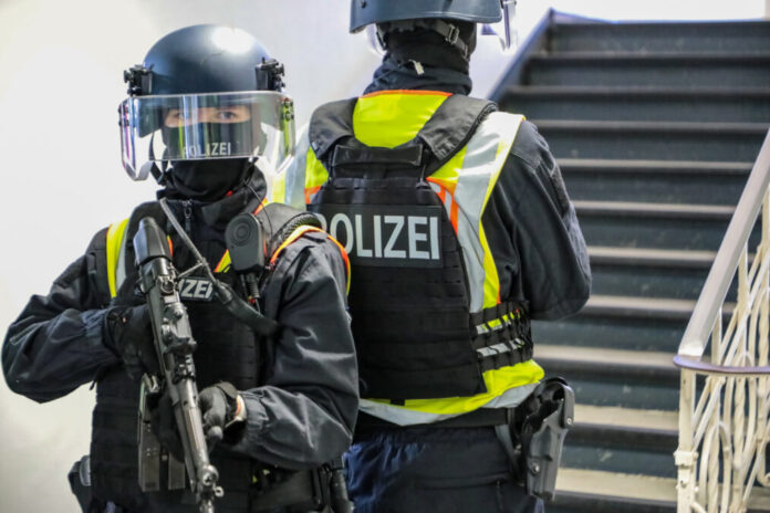 Polizeieinsatz / SEK Symbolbild: Polizeieinsatz