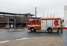 Feuerwehreinsatz am Bahnhof Langenhagen-Mitte: Ungeklärte Rauchentwicklung im Zug Feuerwehreinsatz - Straßburger Platz