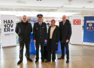 Sicherheitskooperation am Hauptbahnhof Hannover zeigt Wirkung Sicherheitskooperation rund um den Hauptbahnhof wirkt. (vo.li.): Christian Huppertz, Leiter DB Sicherheit Nord; Michael Schuol, Präsident der Bundespolizeidirektion Hannover; Gwendolin von der Osten, Polizeipräsidentin der PD Hannover, Belit Onay, Oberbürgermeister von Hannover.