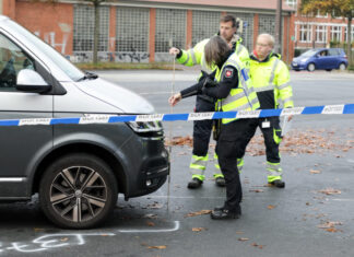 Schwerer Verkehrsunfall in Hannover-Linden: Fußgängerin von Auto erfasst und lebensgefährlich verletzt Schwerer Unfall an der Stadionbrücke: Eine Frau wurde von einem Auto erfasst und dabei lebensbedrohlich verletzt.