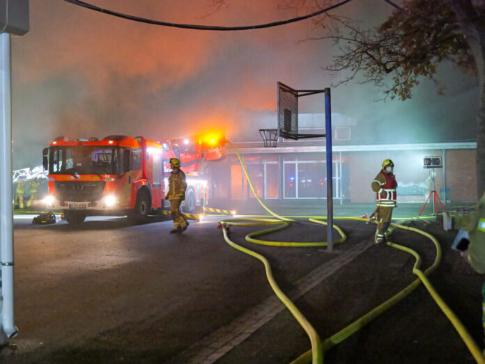 Großbrand Grundschule Beuthener Straße Großbrand Grundschule Beuthener Straße