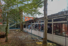 Nach Brand: Unterricht der Grundschule Beuthener Straße zieht an die Käthe-Paulus-Schule um Bei einer Besichtigung vor Ort mit Feuerwehrleitung, Oberbürgermeister und Dezernent sowie der Schulleitung wurde das Ausmaß der Gebäudeschäden nach dem Brand in der Beuthener Straße erst richtig sichtbar.