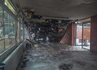 Grundschule Beuthener Straße: Neuer Ausweichstandort nach Brand ab Sommer 2027 geplant Bei einer Besichtigung vor Ort mit Feuerwehrleitung, Oberbürgermeister und Dezernent sowie der Schulleitung wurde das Ausmaß der Gebäudeschäden nach dem Brand in der Beuthener Straße erst richtig sichtbar.