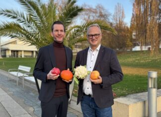 BKK24 wird offizieller Gesundheitspartner der Landesgartenschau Bad Nenndorf 2026 Der Vorstandsvorsitzende der BKK24 Jörg Nielaczny (links) und der Geschäftsführer der Landesgartenschau gGmbH Benjamin Lotz (rechts).